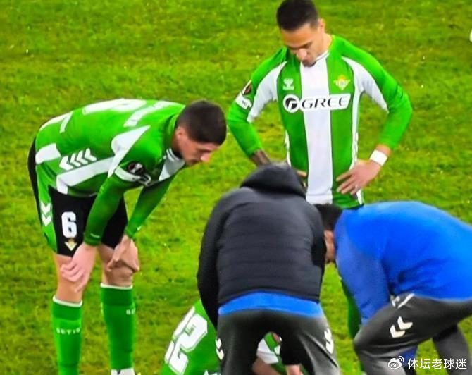 球员意外伤退，全队备战团结一心迎难而上的简单介绍