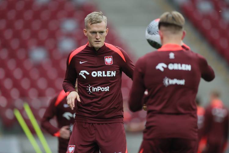 欧国联淘汰赛开战，劲敌对决激情四射的简单介绍