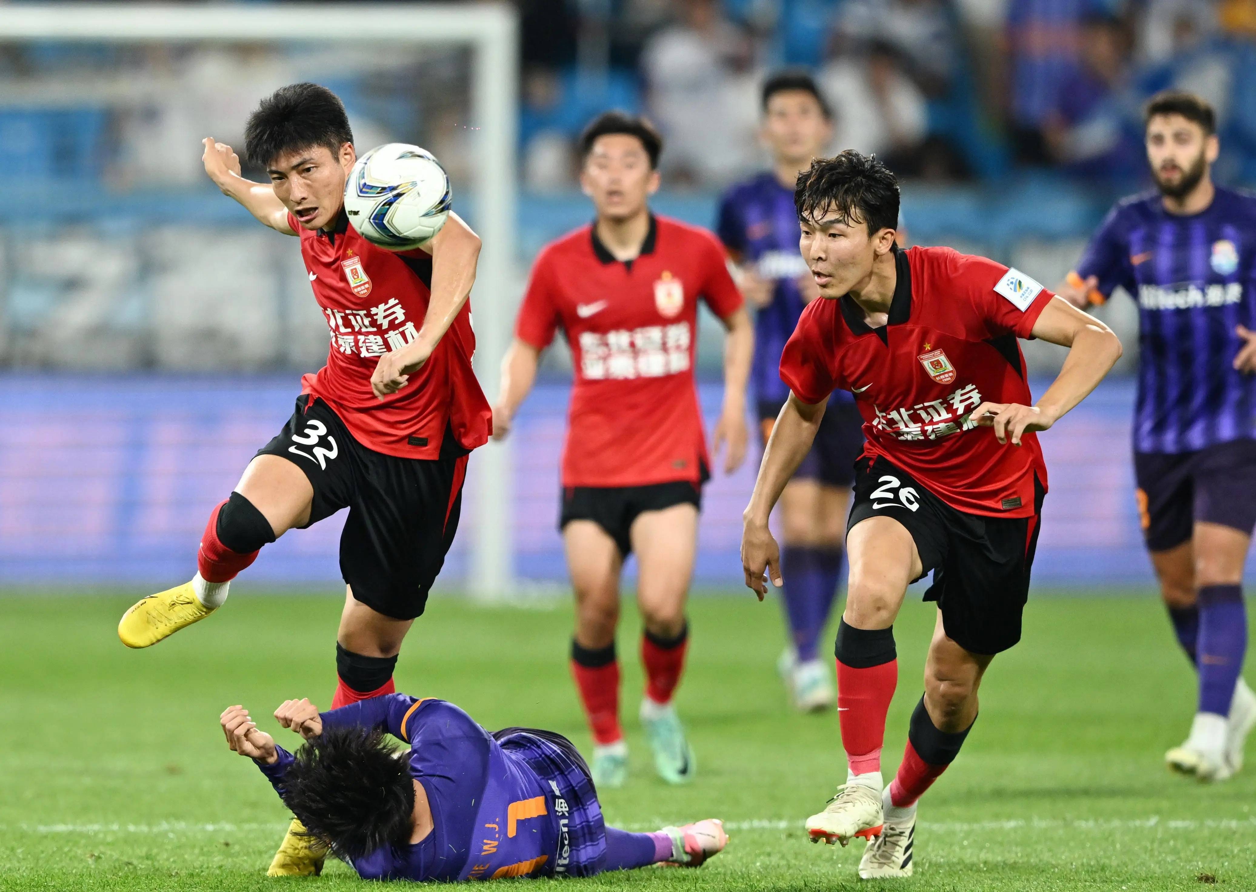 足协红牌处罚出炉，球队主力暂缺三场(足协红牌处罚出炉,球队主力暂缺三场球员)