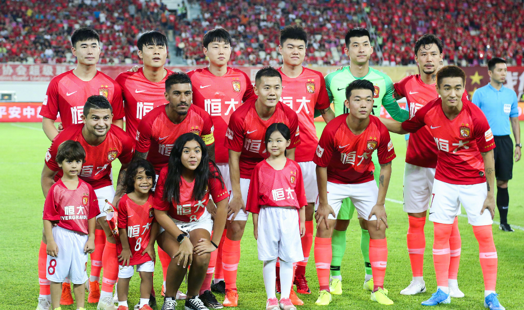 包含国安主场大胜鲁能连胜领跑中超积分榜的词条